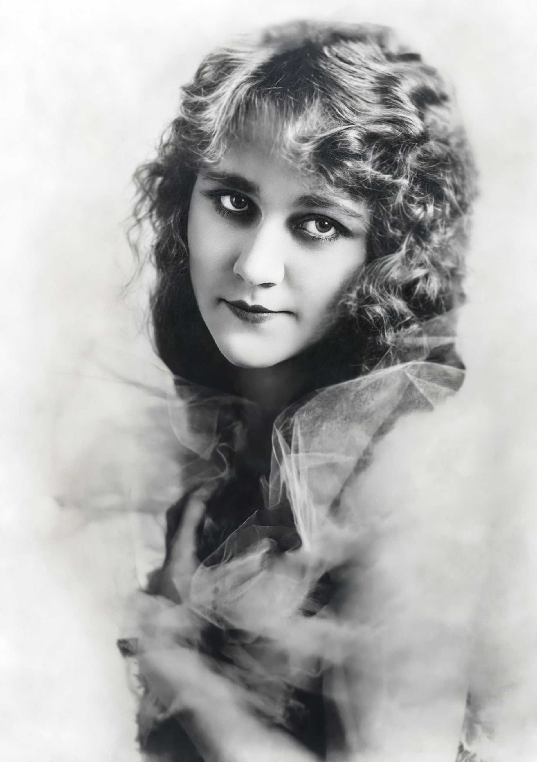 Louise Lovely-Annex